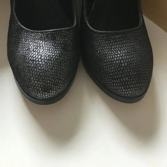 Isola Hayley Pumps High Heels Black silver  Snake Print Block Heel sz 7.5 M - Picture 6 of 9